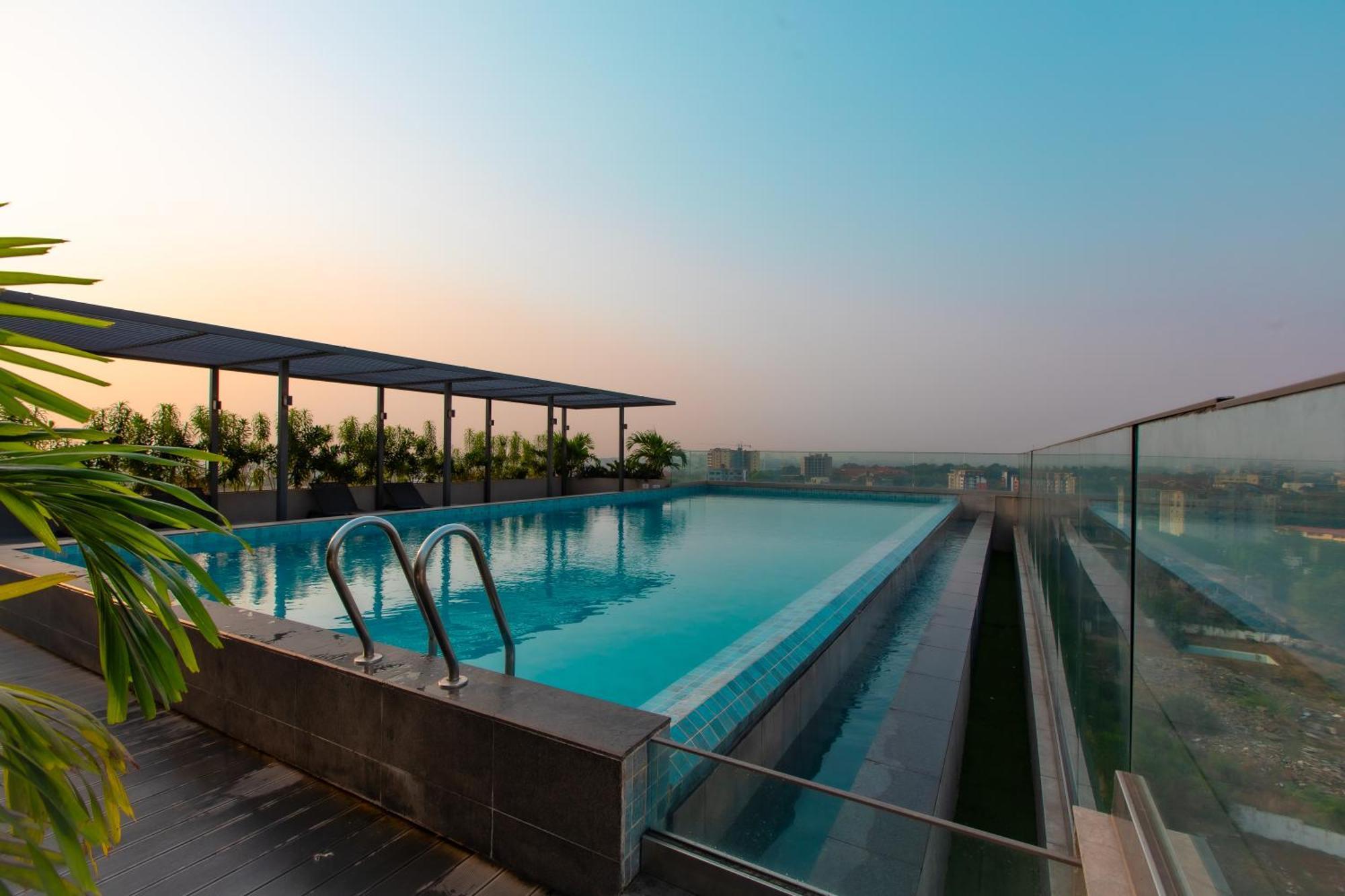 7 Minutes From The Airport - Chic Studio Accra Luaran gambar