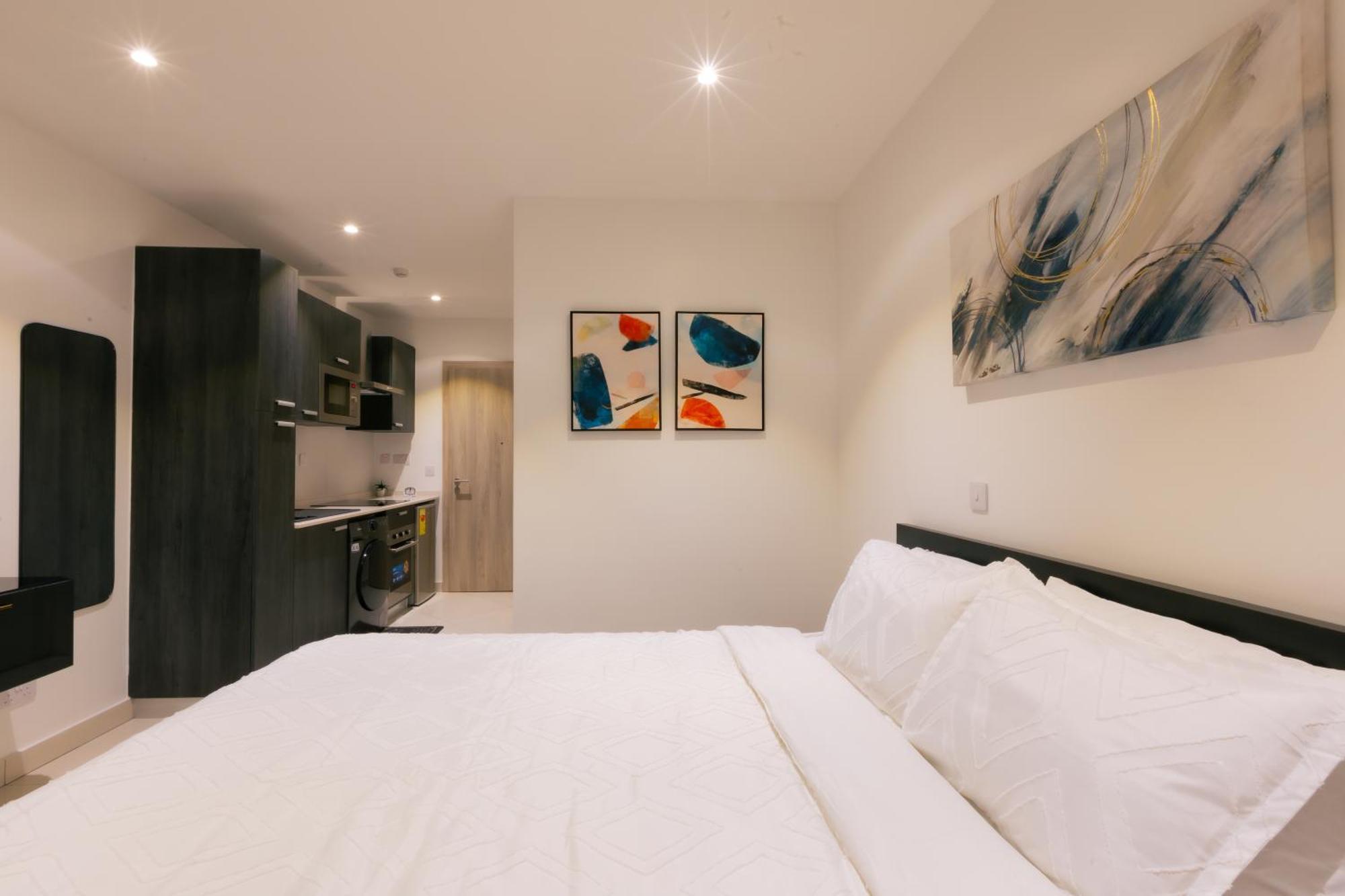 7 Minutes From The Airport - Chic Studio Accra Luaran gambar
